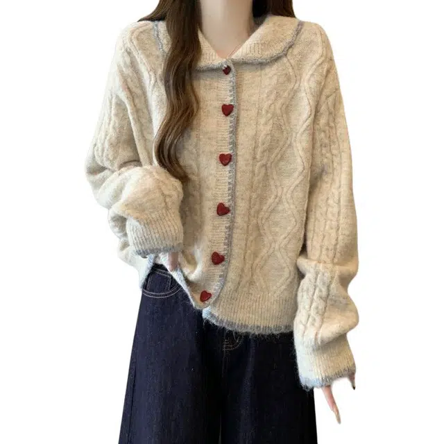 小卷要加油 韩系文艺复古爱心扣慵懒风娃娃领女宽松外套针织衫 女款