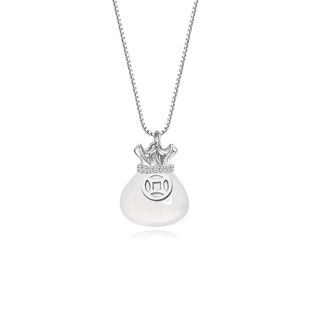 周大生 彩云不断玲珑福袋 新中式本命年招财纳福钱袋铜钱锁骨链设计可调节#好运天然 玉髓 项链 男女同款情侣款