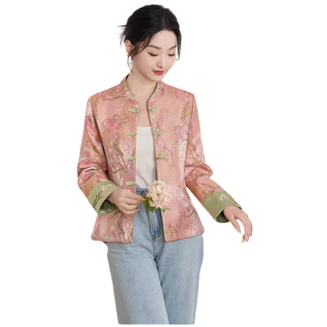 荟萃阁 新中式重工缎面提花盘扣立领长袖国风改良唐装夹克 女款