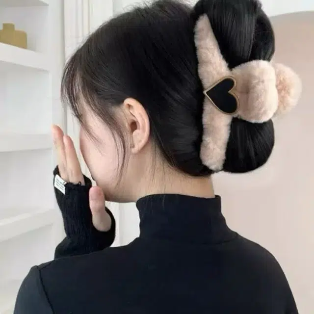 希铃 高级感气质设计感爱心 毛绒 发夹 女款