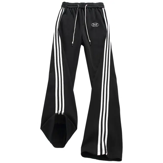 NINETEEN AUTUMN logo