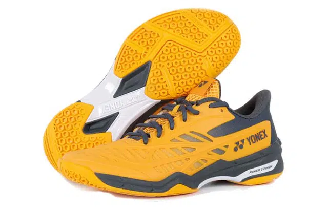 YONEX