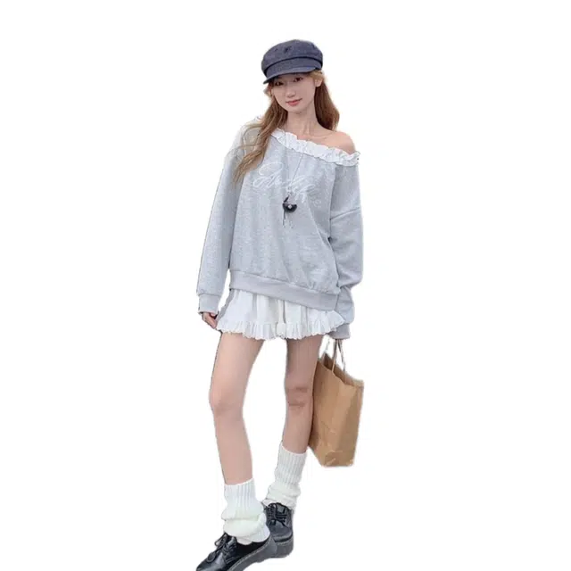 苏九儿 甜美风字母印花斜肩减龄木耳边卫衣 女款