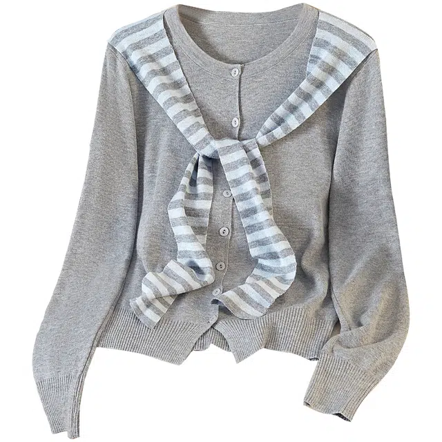 她池 含绵羊毛设计感圆领单排扣短款撞色条纹拼接长袖针织衫 女款