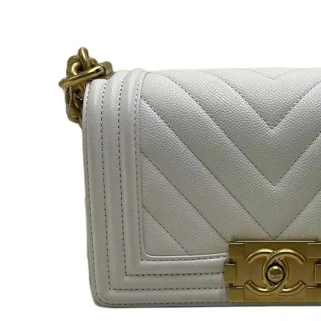 CHANEL LEBOY
