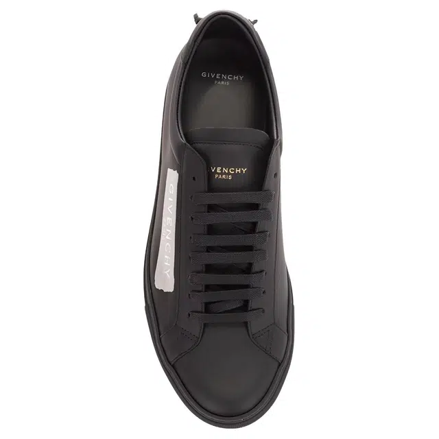 GIVENCHY