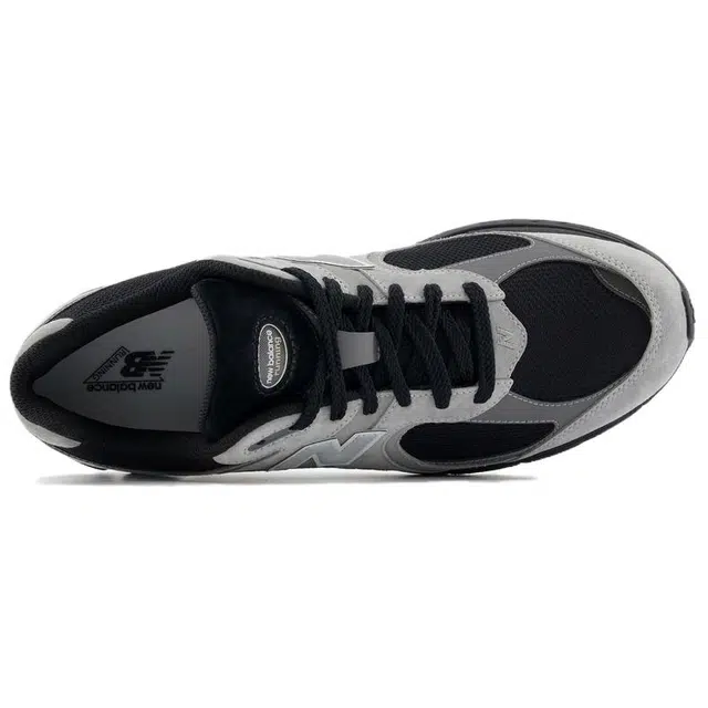 New Balance NB 2002R