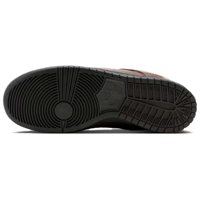 Limosine Skateboards x Nike SB Dunk Low