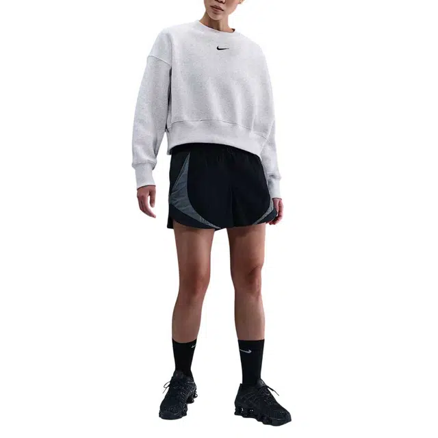 Nike Sportswear Phoenix Swoosh