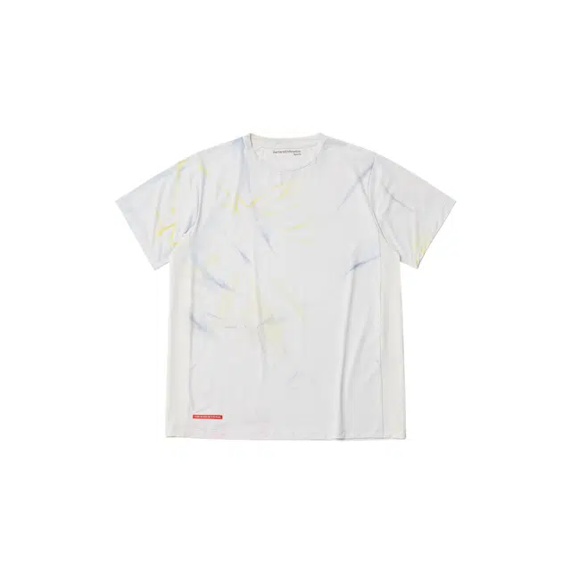 THE MUSEUM VISITOR SPRAYED TIEDYE T