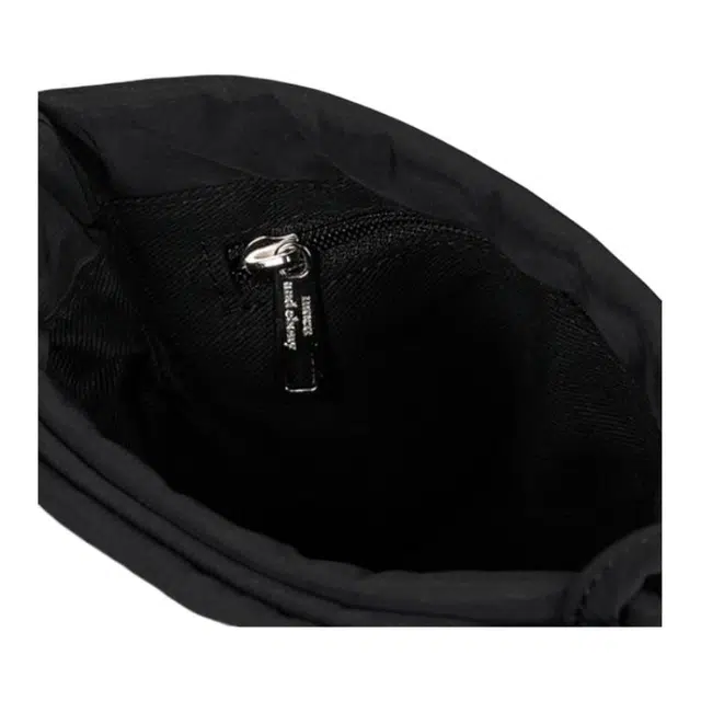 MUCU AND EBONY Oven