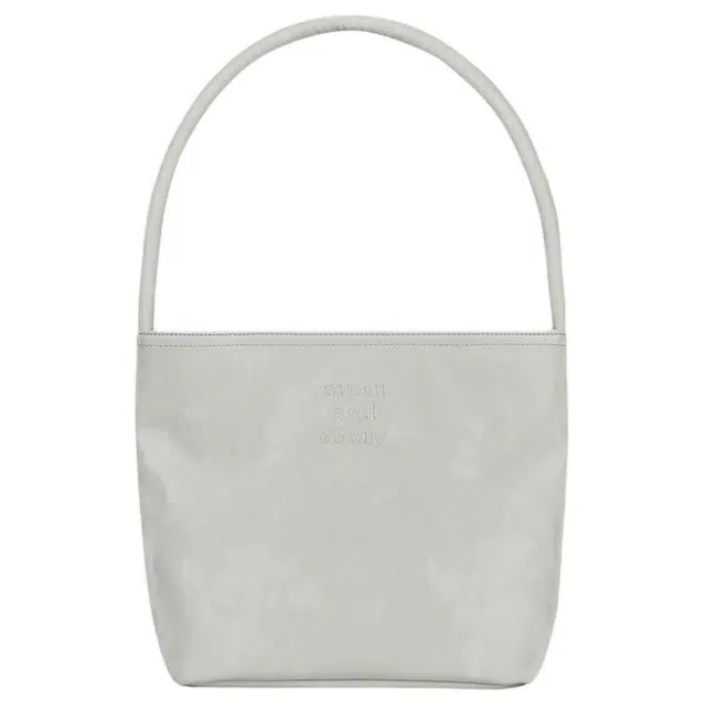 MUCU AND EBONY Nearbreeze pu