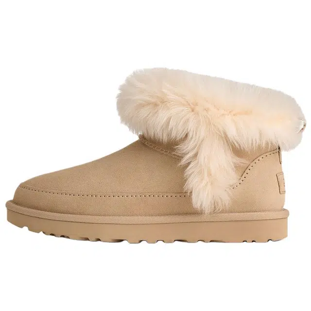 UGG Classic Novelty