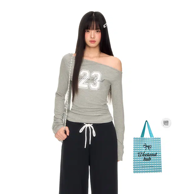 WEEKEND HUB T
