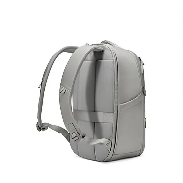 Skechers 18L