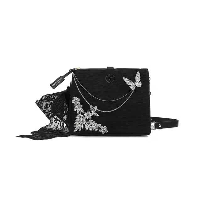 阿玛尼【定制化妆包】伊朵 蝶绣夜曲 精致  优雅  灵动 浪漫 艺术感 甜美风 约会  通勤 黑色高定包聚酯纤维