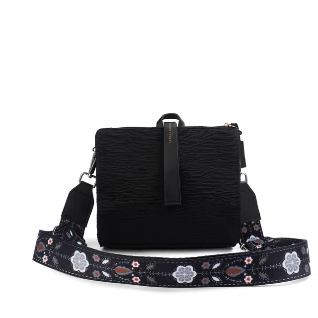 阿玛尼【定制化妆包】琥珀 谜屿甜酷 梦幻 优雅 浪漫 复古风 约会  通勤 黑色帆布高定收纳包