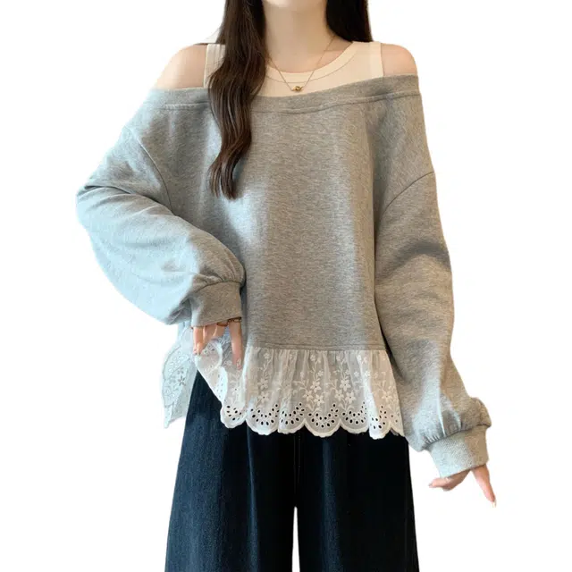 敲模女孩 学院风慵懒长袖露肩休闲松弛蕾丝拼接假两件斜肩上衣卫衣 女款