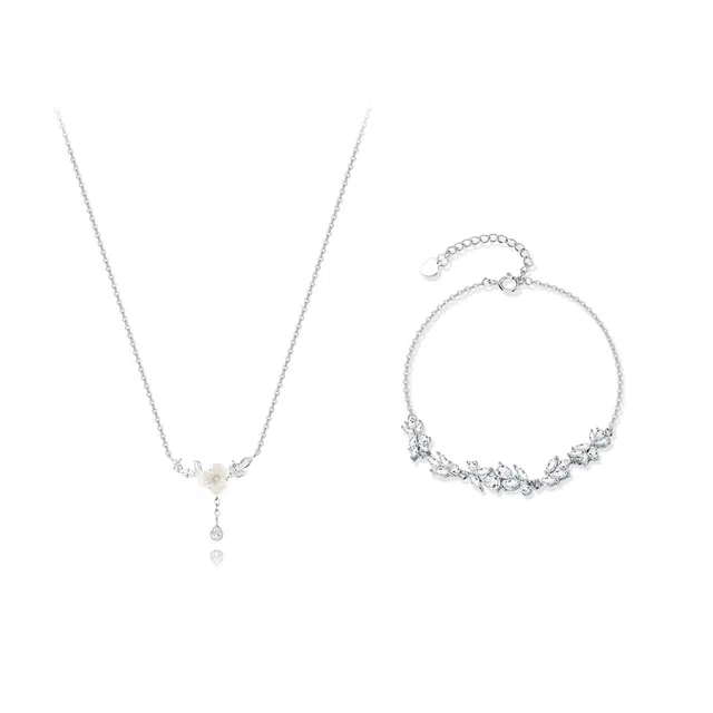 【纯银999 | 山茶花】 凤祥囍事 老凤祥 经典百搭小众精致设计高级感简约时尚轻奢学生日常通勤约会气质温柔可调节锁骨链 足银 项链 女款