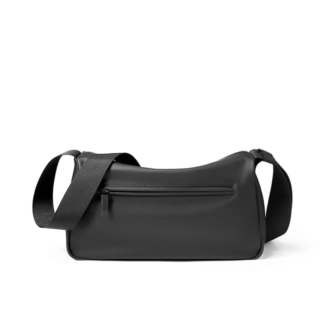 马莎兰缇 休闲简约时尚纯色微标百搭通勤防泼水轻便实用 织物 单肩包 男款 黑色