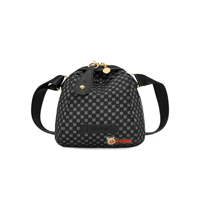 小猪班纳 潮流轻便时尚百搭 牛津布 单肩包 常规 女款 多色