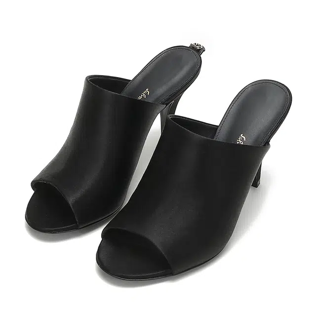 FERRAGAMO Janine T 8.5cm