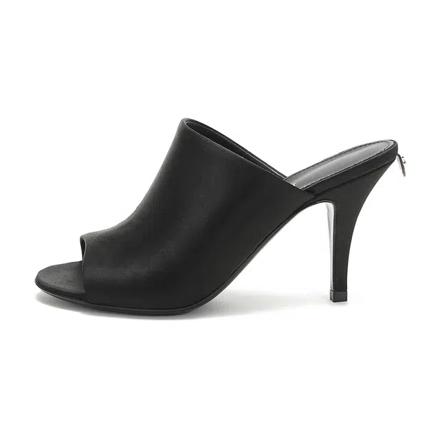 FERRAGAMO Janine T 8.5cm