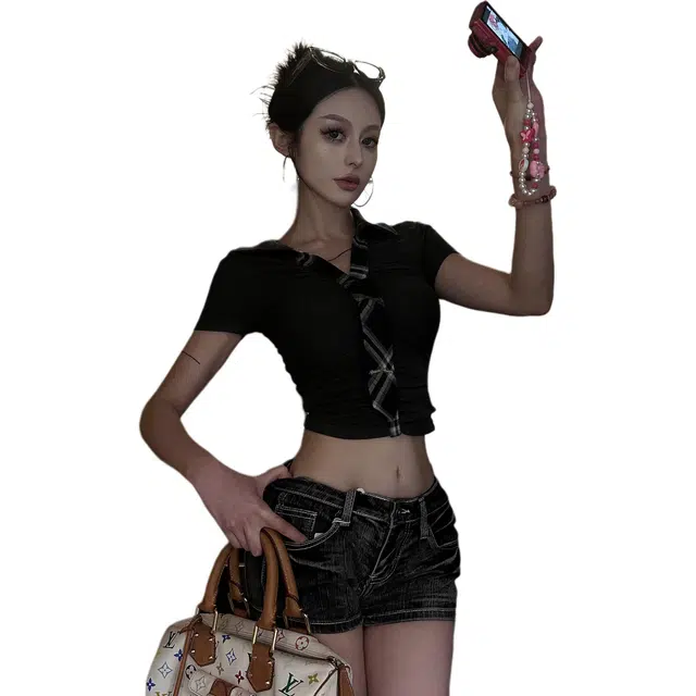MUCCHIC T