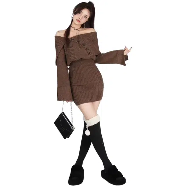 思蓓儿 不对称大翻领露肩毛女秋季气质收腰包臀针织假两件长袖连衣裙 女款