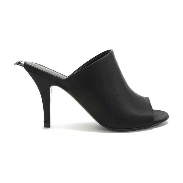 FERRAGAMO Janine T 8.5cm