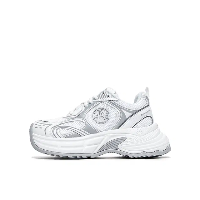 Acupuncture Retro Black