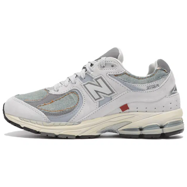 New Balance NB 2002R