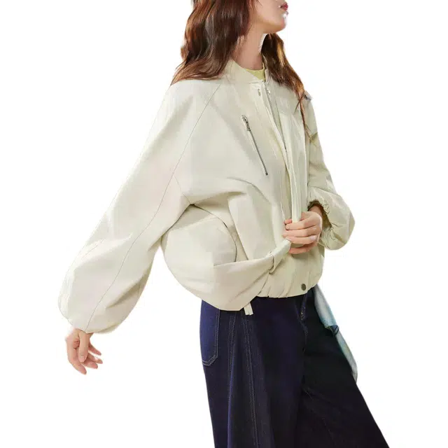 爱依服 简约休闲运动风宽松型通勤风截短外套 女款