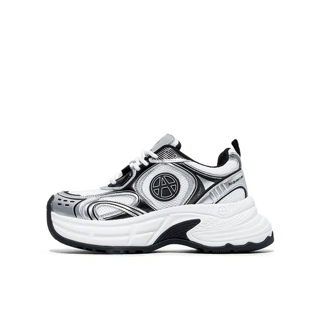 Acupuncture Retro Black