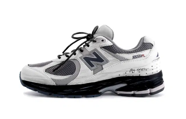 New Balance 2002R Frost White