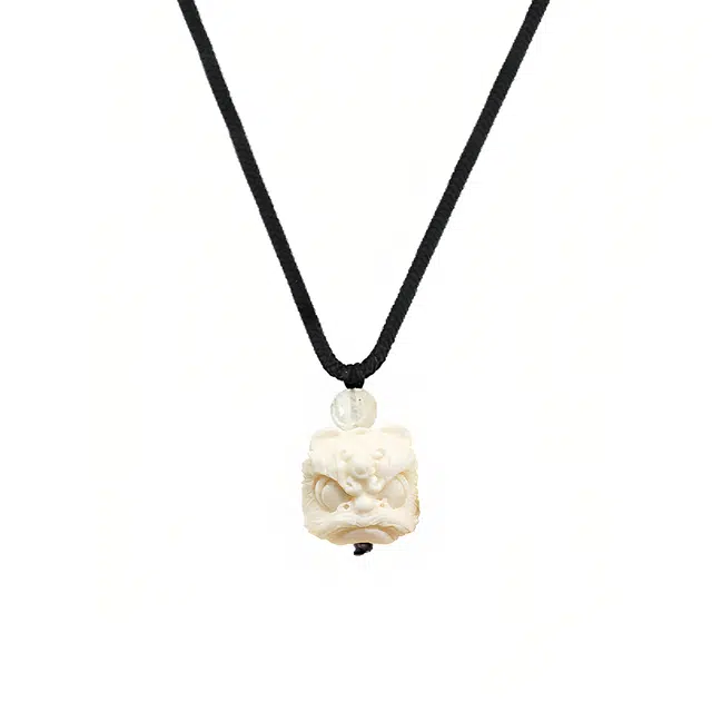 前方大荒野 招财醒狮锁骨链米白色福禄双全新中式时尚小众设计平安喜乐时髦独特#好运 柏木 木作项链 男女同款情侣款
