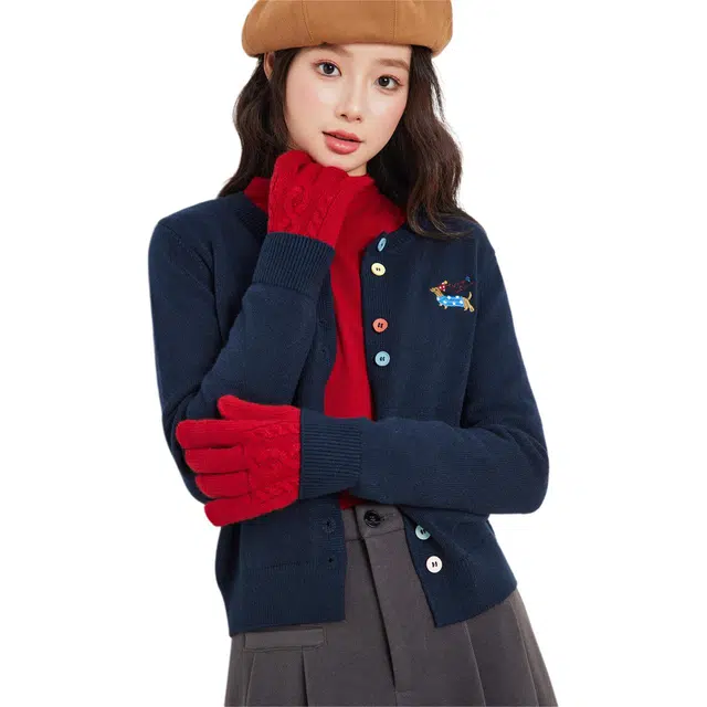 爱依服 设计感百搭毛织常规休闲风截短外套 女款