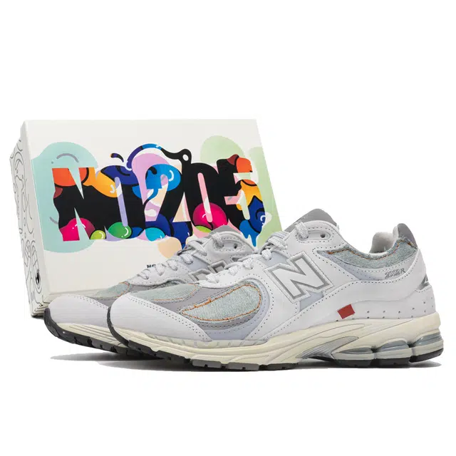 New Balance NB 2002R