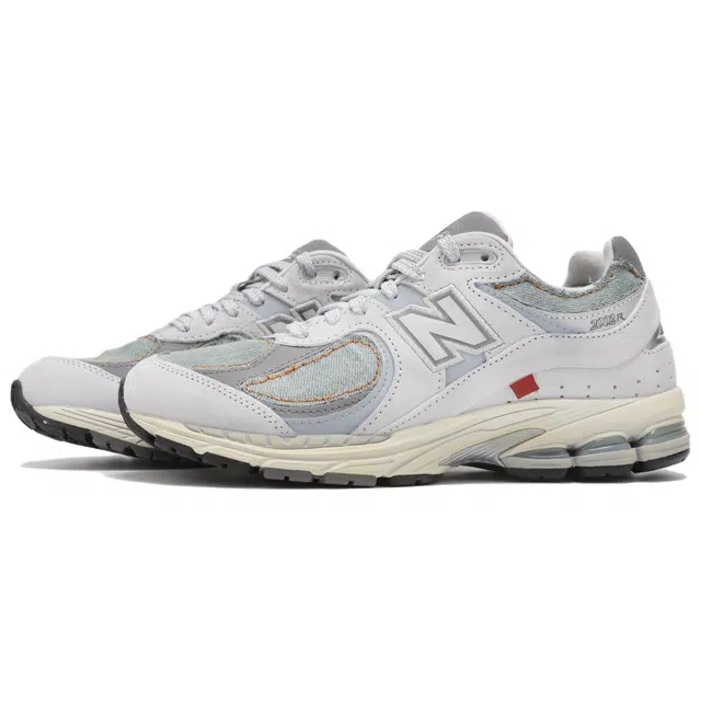 New Balance NB 2002R