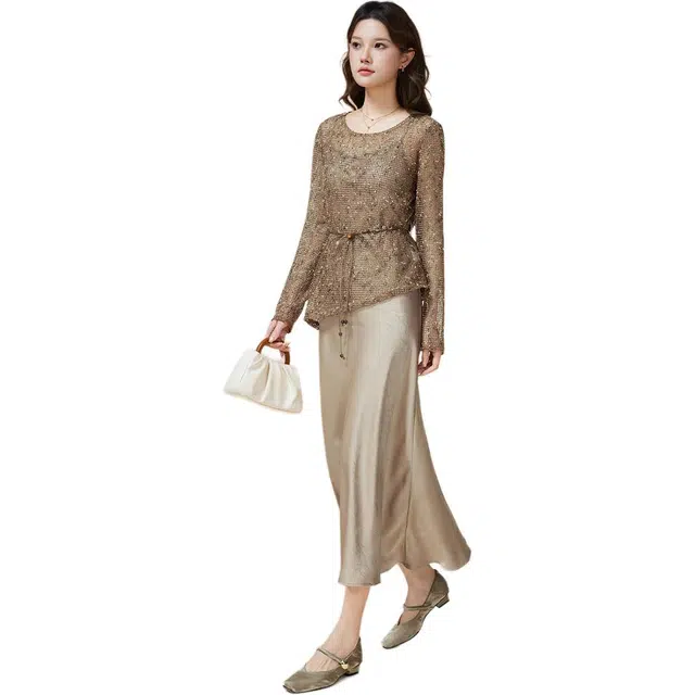 爱依服 成熟优雅气质设计裙摆型法式长袖连衣裙 女款