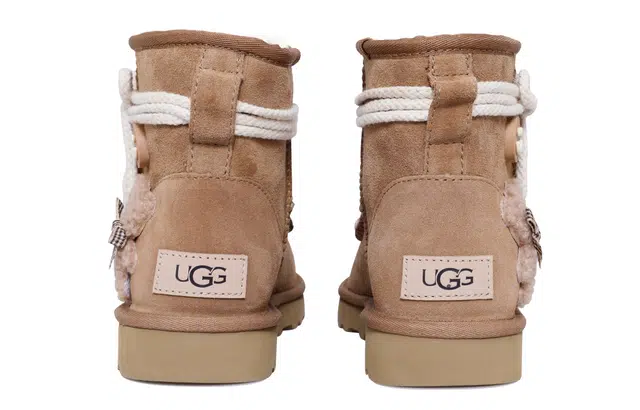 UGG CLASSIC MINI