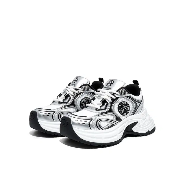 Acupuncture Retro Black