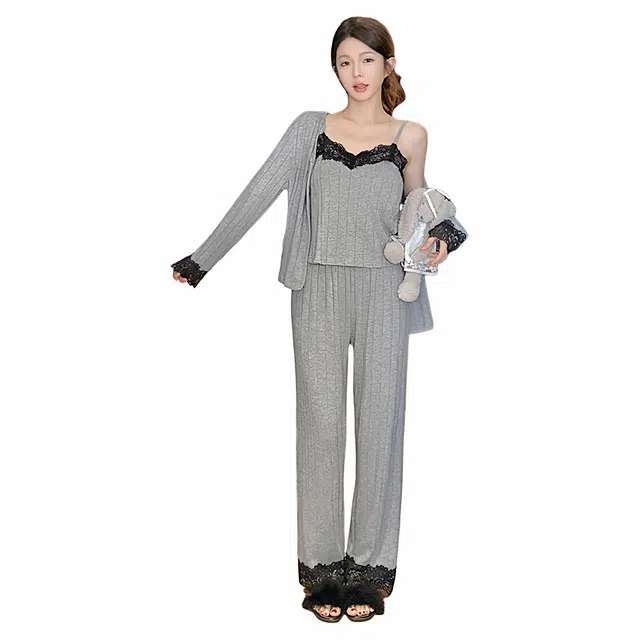 潞优野 轻奢高级感秋冬羊绒棉吊带长袖三件套带胸垫性感蕾丝家居服春秋睡衣套装 女款