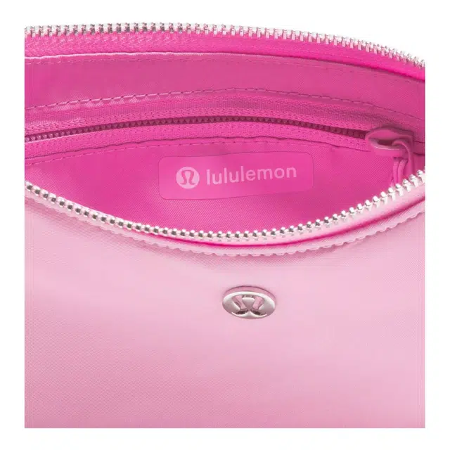 lululemon Daily Essentials 1L Logo