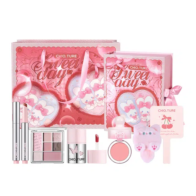 稚优泉 莓果之约礼盒彩妆套装 易上色自然玻璃唇修饰轮廓