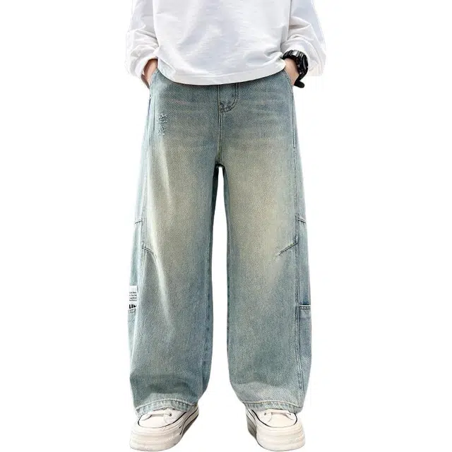 黑恐龙牛仔裤 休闲时尚宽松