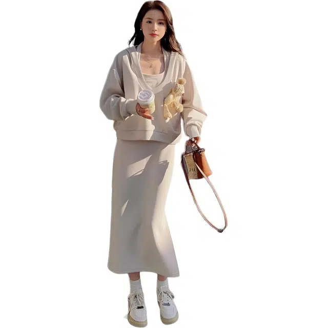 纤丝鸟 大码法式挂脖连衣裙胖设计感休闲运动卫衣长裙两件套裙装套装 女款