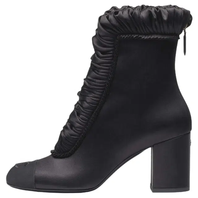 CHANEL 25K Satin Round Toe Ankle Boots