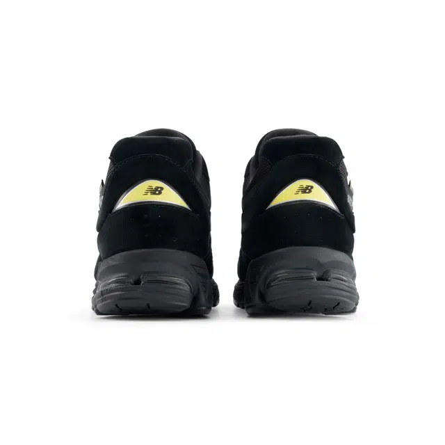 New Balance NB 2002R