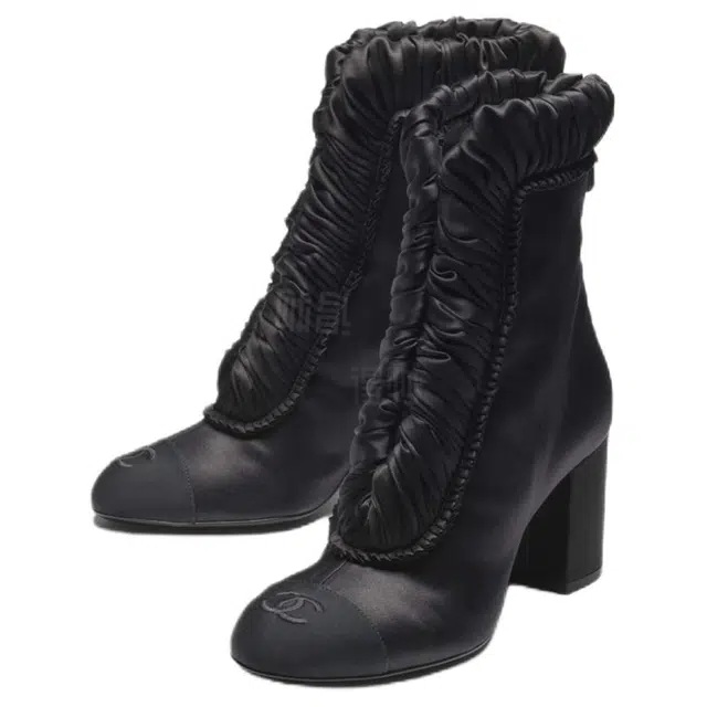 CHANEL 25K Satin Round Toe Ankle Boots